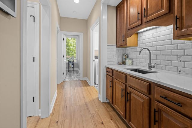 206 N Beacon Shores Drive, Seneca, SC 29672