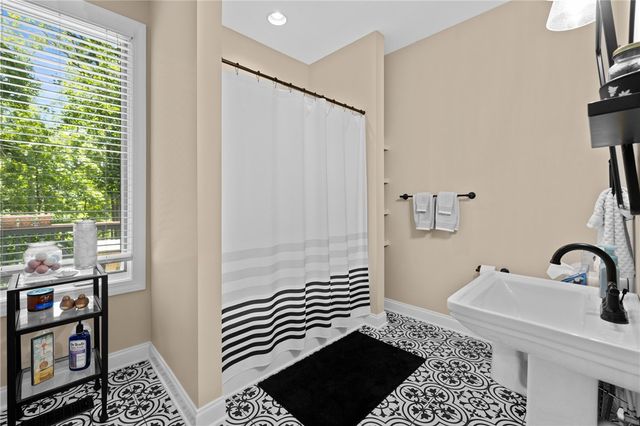 206 N Beacon Shores Drive, Seneca, SC 29672