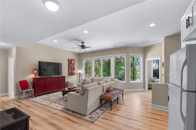 206 N Beacon Shores Drive, Seneca, SC 29672