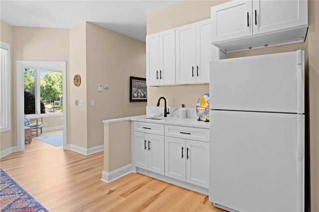 206 N Beacon Shores Drive, Seneca, SC 29672