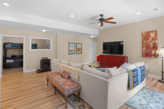 206 N Beacon Shores Drive, Seneca, SC 29672