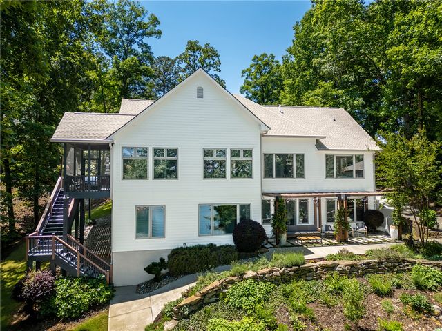 206 N Beacon Shores Drive, Seneca, SC 29672