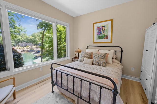 206 N Beacon Shores Drive, Seneca, SC 29672