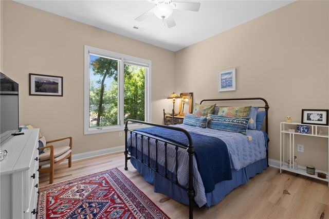 206 N Beacon Shores Drive, Seneca, SC 29672