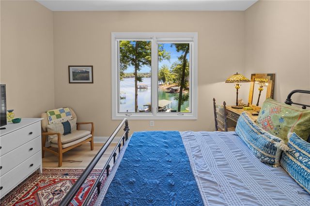 206 N Beacon Shores Drive, Seneca, SC 29672