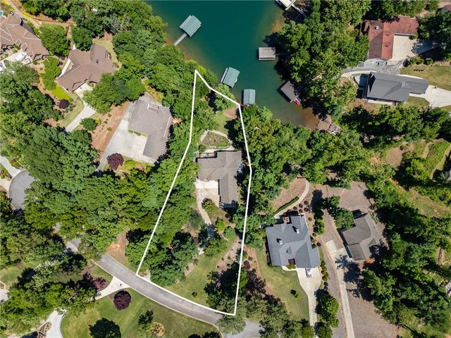 206 N Beacon Shores Drive, Seneca, SC 29672