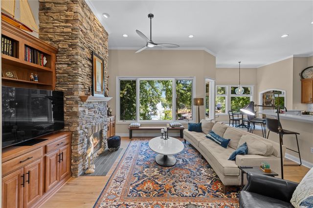 206 N Beacon Shores Drive, Seneca, SC 29672