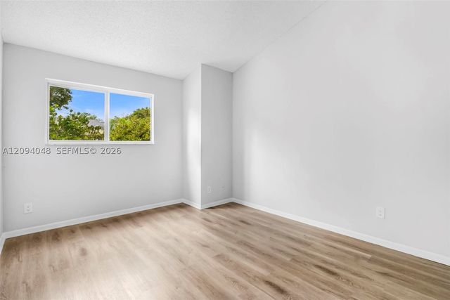 3433 NW 44th St 203, Oakland Park, FL 33309