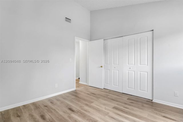 3433 NW 44th St 203, Oakland Park, FL 33309