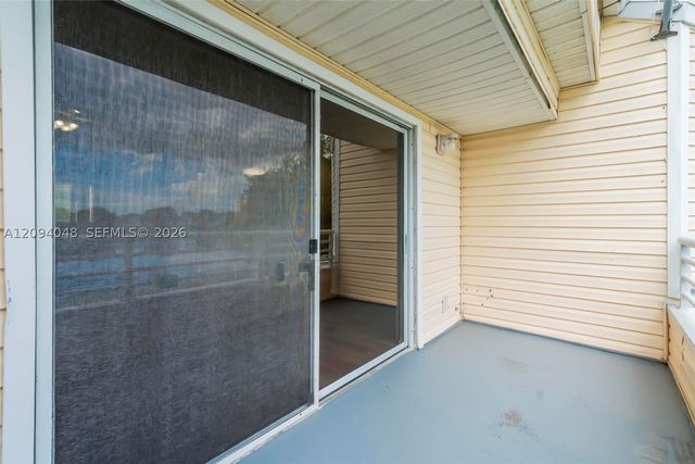 3433 NW 44th St 203, Oakland Park, FL 33309