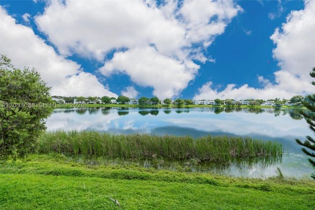 3433 NW 44th St 203, Oakland Park, FL 33309