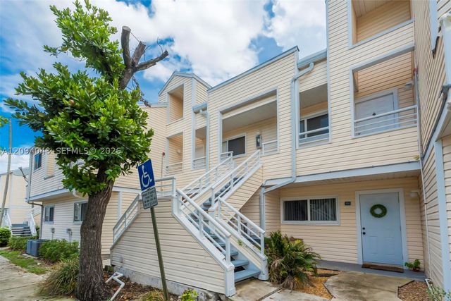3433 NW 44th St 203, Oakland Park, FL 33309