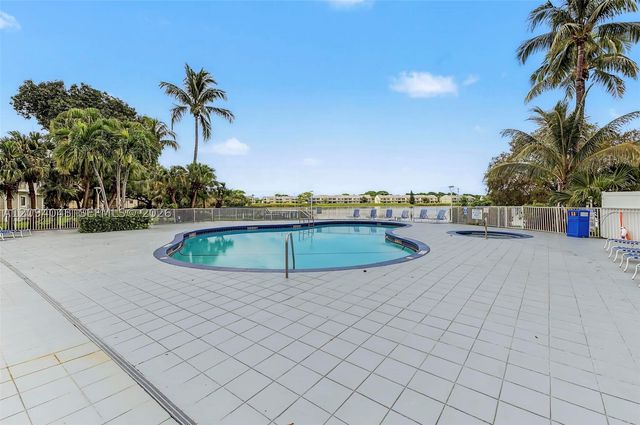 3433 NW 44th St 203, Oakland Park, FL 33309