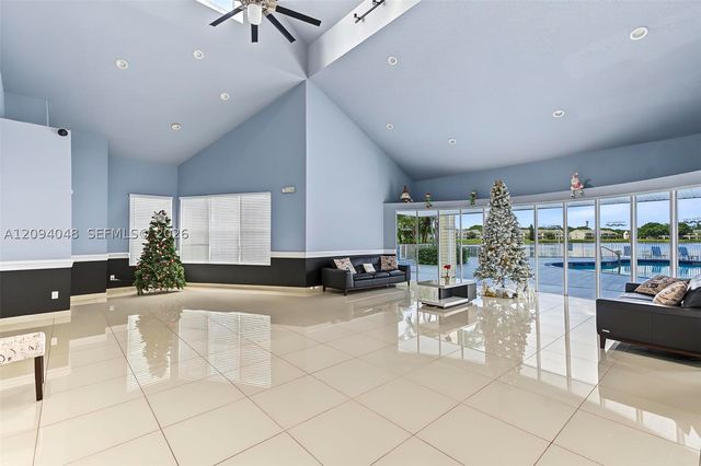 3433 NW 44th St 203, Oakland Park, FL 33309