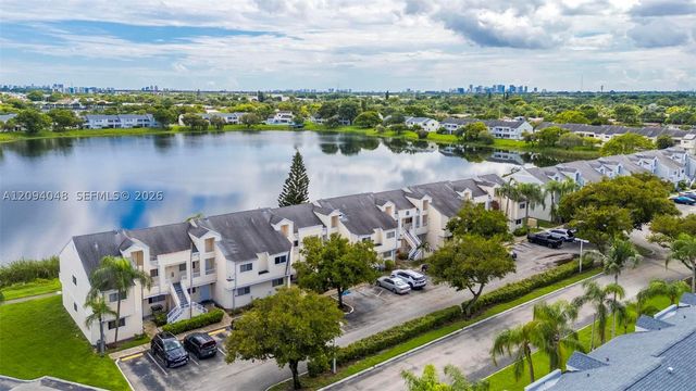 3433 NW 44th St 203, Oakland Park, FL 33309