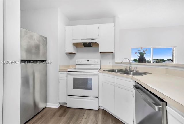 3433 NW 44th St 203, Oakland Park, FL 33309