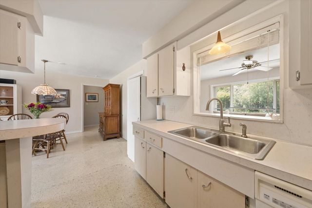 4390 20TH AVENUE N, St Petersburg, FL 33713