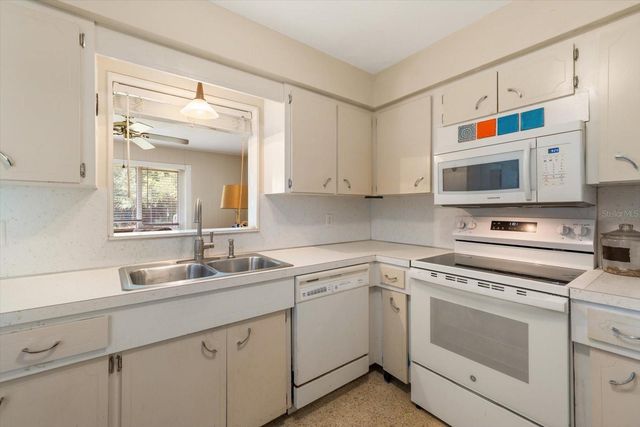 4390 20TH AVENUE N, St Petersburg, FL 33713