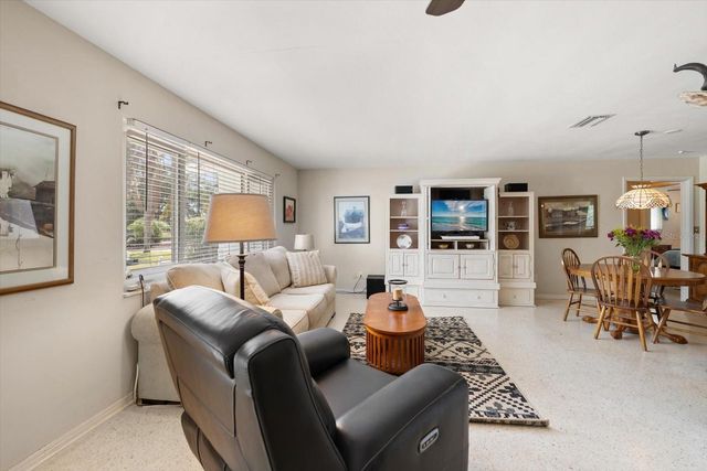 4390 20TH AVENUE N, St Petersburg, FL 33713