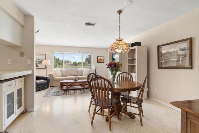 4390 20TH AVENUE N, St Petersburg, FL 33713