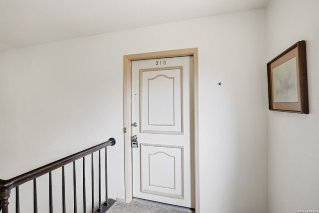 7500 Callaghan Rd Apt 210, San Antonio, TX 78229