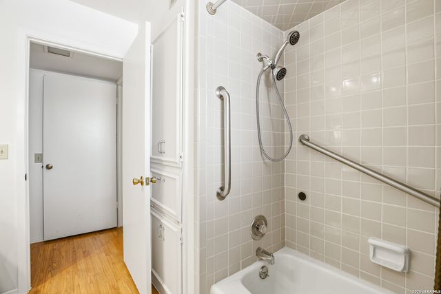 7500 Callaghan Rd Apt 210, San Antonio, TX 78229