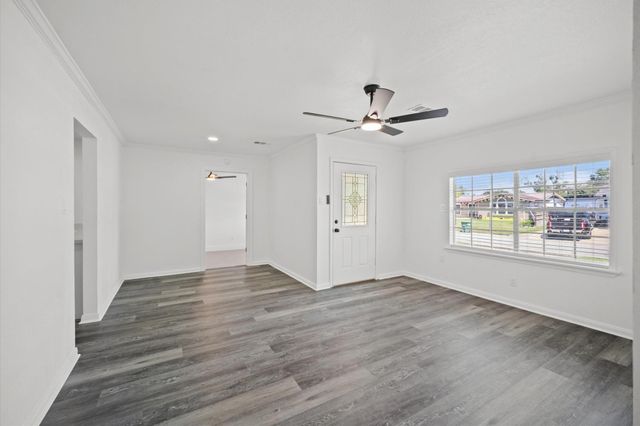 5874 Belneath Street, Houston, TX 77033