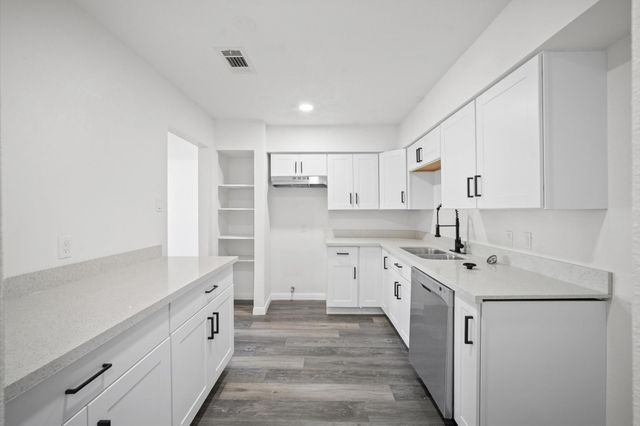 5874 Belneath Street, Houston, TX 77033