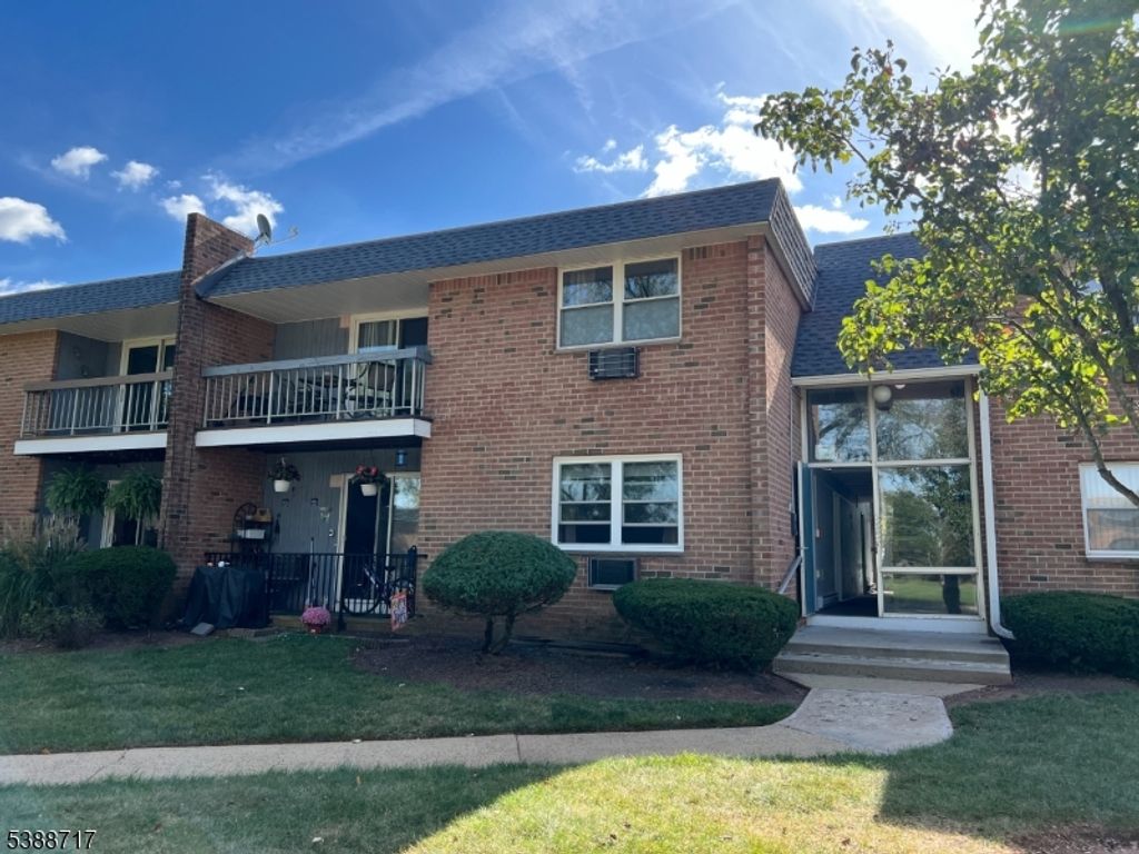 806 Eves Dr 1B, Hillsborough Twp., NJ 08844