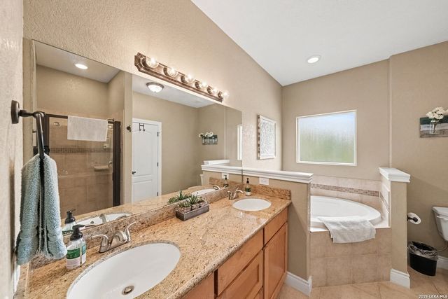 700 OAKLEAF DR, Canyon Lake, TX 78133