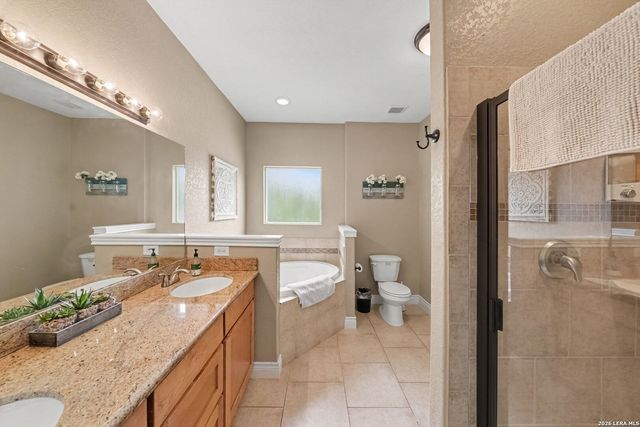 700 OAKLEAF DR, Canyon Lake, TX 78133