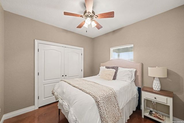 700 OAKLEAF DR, Canyon Lake, TX 78133