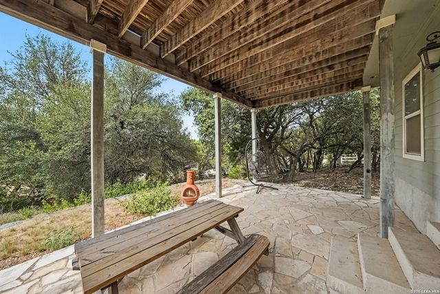 700 OAKLEAF DR, Canyon Lake, TX 78133