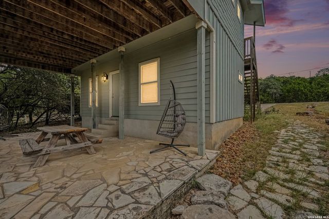 700 OAKLEAF DR, Canyon Lake, TX 78133