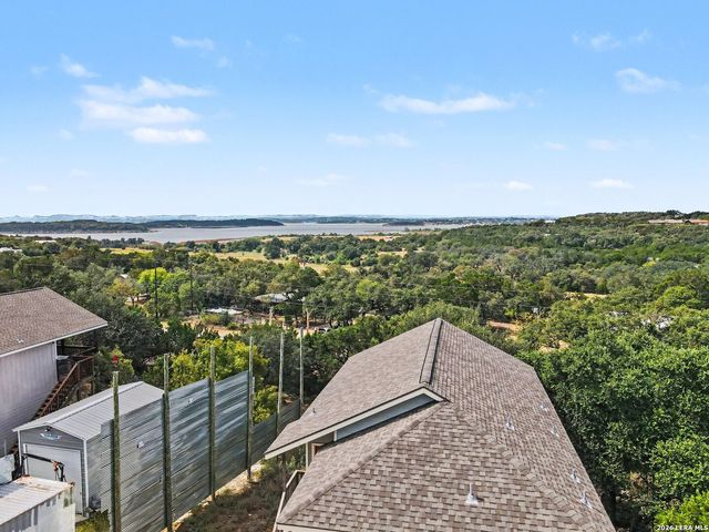 700 OAKLEAF DR, Canyon Lake, TX 78133