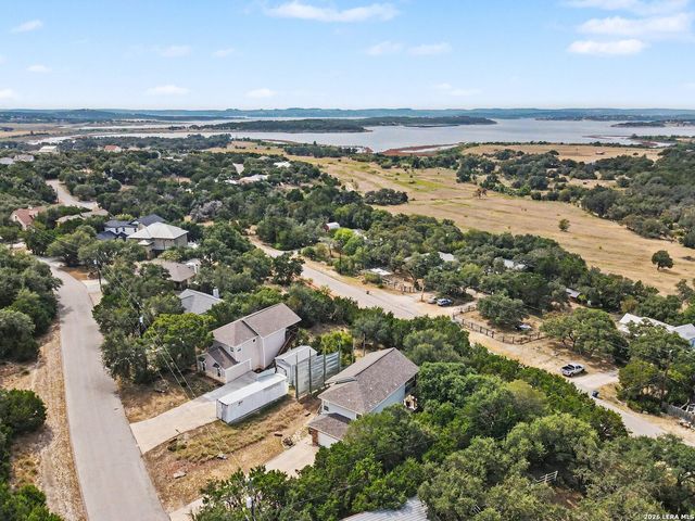 700 OAKLEAF DR, Canyon Lake, TX 78133