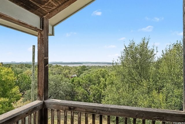700 OAKLEAF DR, Canyon Lake, TX 78133