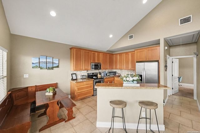 700 OAKLEAF DR, Canyon Lake, TX 78133
