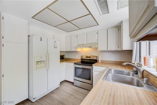 8908 Torcello Drive, Las Vegas, NV 89117