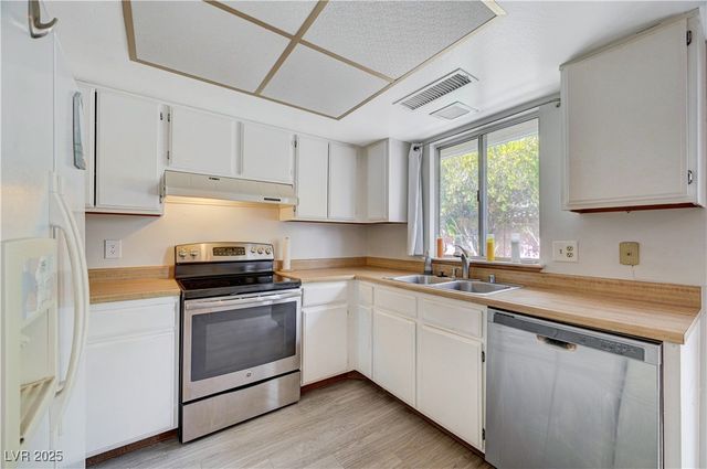 8908 Torcello Drive, Las Vegas, NV 89117