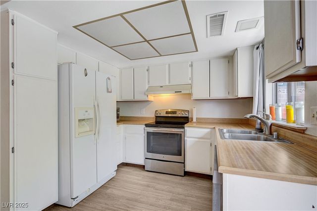 8908 Torcello Drive, Las Vegas, NV 89117