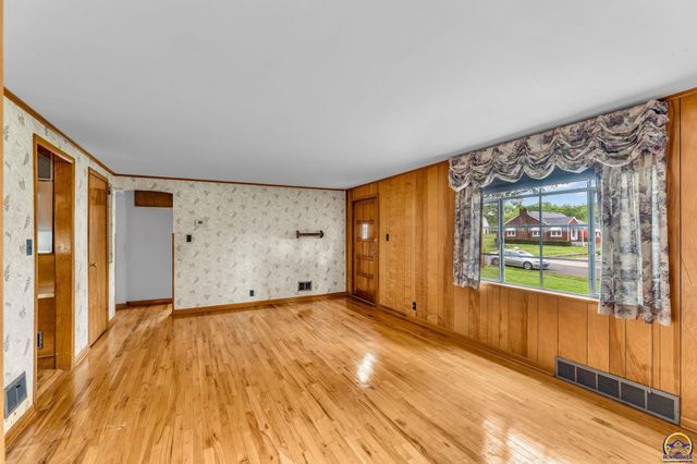 3803 NW Wilder RD, Topeka, KS 66617