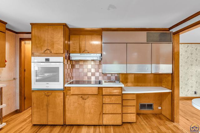 3803 NW Wilder RD, Topeka, KS 66617
