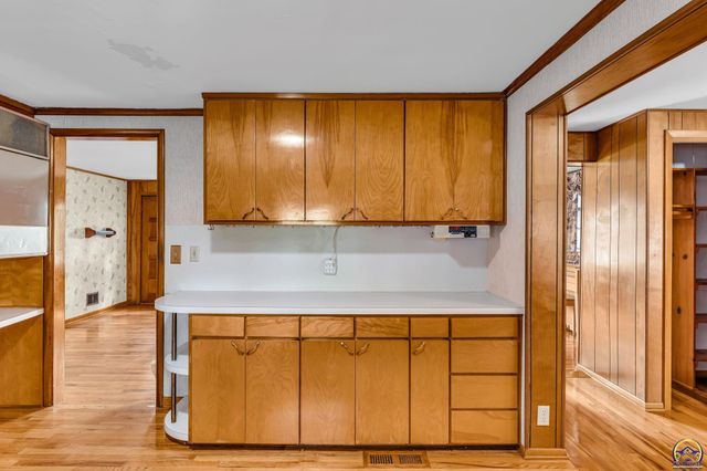 3803 NW Wilder RD, Topeka, KS 66617