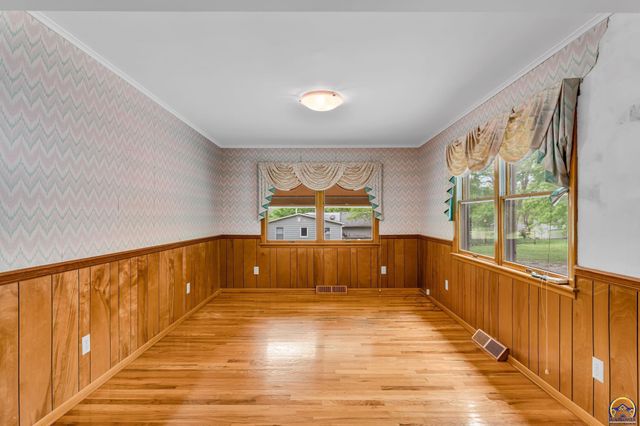 3803 NW Wilder RD, Topeka, KS 66617