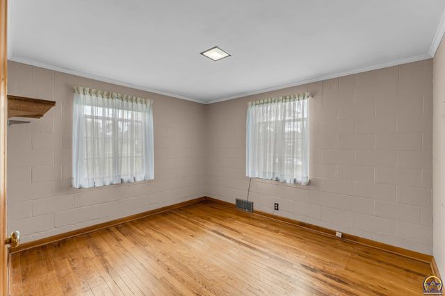 3803 NW Wilder RD, Topeka, KS 66617
