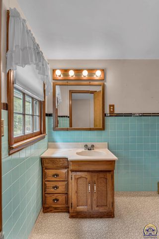 3803 NW Wilder RD, Topeka, KS 66617
