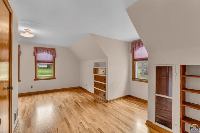 3803 NW Wilder RD, Topeka, KS 66617