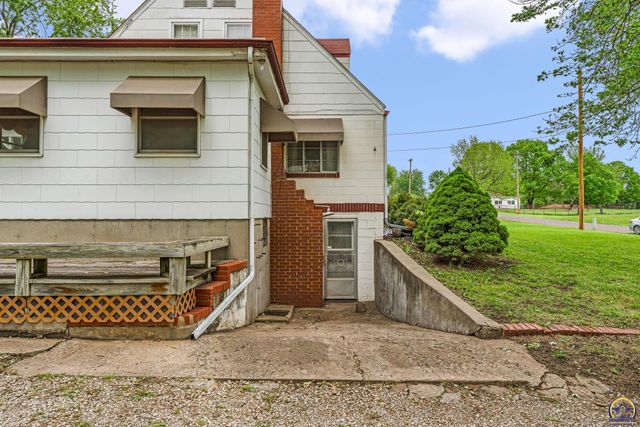3803 NW Wilder RD, Topeka, KS 66617