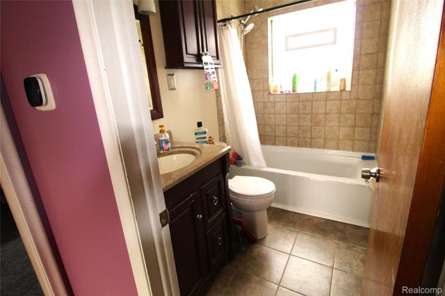 32474 Leona Street, Garden City, MI 48135